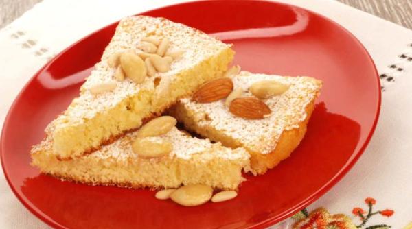 Tort de nuci și migdale. Un desert delicios, care merită încercat 