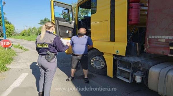 Un șofer moldovean, oprit la intrare în România. Era în stare de ebrietate, la volanul unui camion