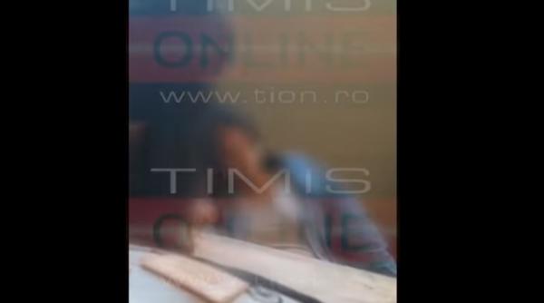 Mama adolescentei românce care a fost lovită într-un liceu din Timișoara, dezvăluiri șocante: „I-au dat foc cu bricheta”