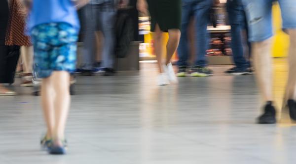 Marea Britanie. Româncă, luată de pe aeroport și forțată să se prostitueze. A fost păcălită că va munci într-o fabrică