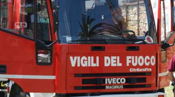 Italia. Un român a incendiat o mașină și transmitea Live pe Facebook