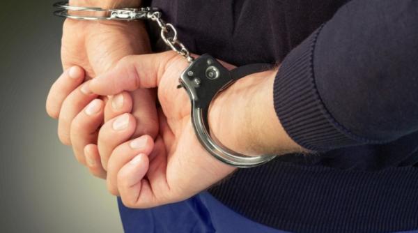 Un bărbat și o femeie au bătut un agent de pază într-un magazin din Prahova. Îi atenționase că nu purtau mască