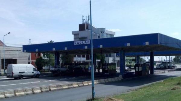 Aglomerație la frontieră. 57.000 români au părăsit țara, într-o singură zi