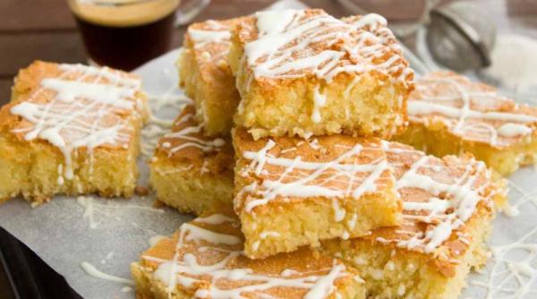 Tort cu lămâie și ghimbir. Un desert perfect și parfumat pentru micul dejun