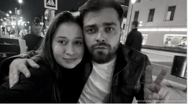 Un tânăr şi-a bătut până la moarte logodnica, apoi care a desfigurat-o cu toporul, chiar înainte de nuntă