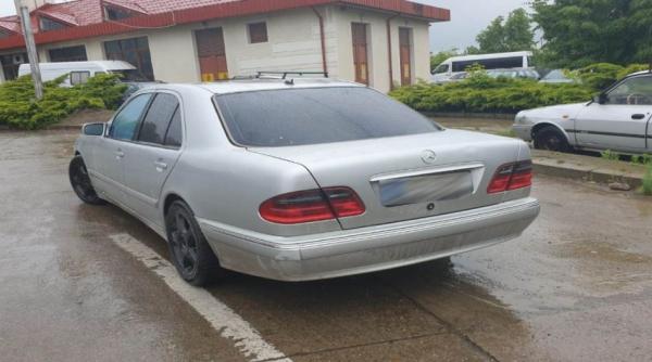 Autoturism căutat în Germania, descoperit de poliţiştii de frontieră ieşeni