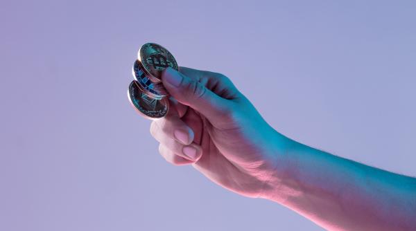 O monedă virtuală românească se lansează pe o platformă internațională de exchange