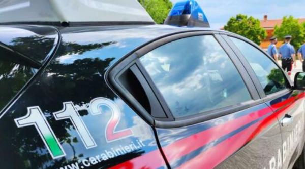 Italia. Autobuz, cu pasageri, oprit pentru un control. Un român era căutat pentru mai multe jafuri dintr-un hotel