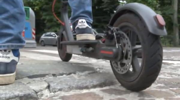 Italia. Un român, care conducea un scuter, pericol public. Era beat și conducea haotic pe stradă