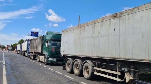 Șoferii români protestează față de autoritățile fiscale. Camioanele vor circula, azi, cu viteză redusă pe mai multe drumuri din țară