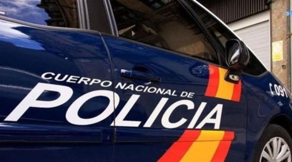 Spania. Patru români, surprinși în timp ce se pregăteau să jefuiască un bărbat, care scotea bani de la un bancomat 