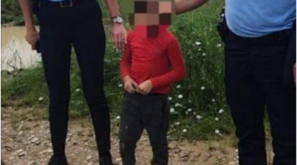 Copil român de 6 ani, plecat cu mama la cules de ciuperci, rătăcit în pădure