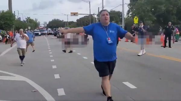 Un camion a intrat în mulțime la o paradă gay. Un om a murit, în Florida