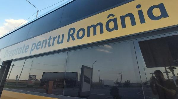 Autocar AUR, implicat într-un incident: "A fost întinsă o bandă cu zimți în faţa noastră"