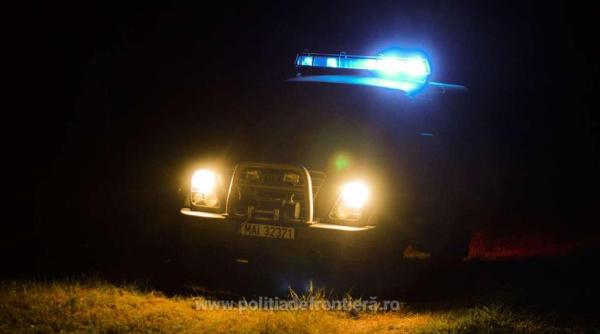 Prinși de polițiștii de frontieră, în timp de traversau frontiera pe jos 