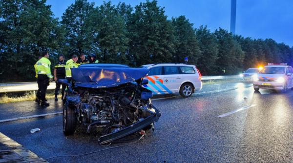 Român de 18 ani, prins după o urmărire ca în filme, în Olanda: A făcut praf mașina în care mergea cu 200 km/h