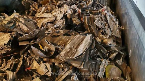 TIR plin cu deşeuri din aluminiu din Grecia, oprit la graniţa României