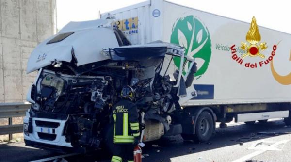 Italia. Încă un șofer de TIR a murit pe A1, la nici 24 de ore distanță de la tragedia de ieri