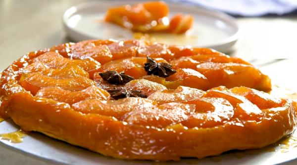 Tatin, cea mai faimoasă tartă de mere din patiserie franceză. Rețeta delicioasă din doar 4 ingrediente