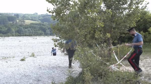 Italia. Elisa a fost ucisă pe un șezlong, în timp ce făcea plajă. Călăul s-a predat carabinierilor cu arma crimei - VIDEO