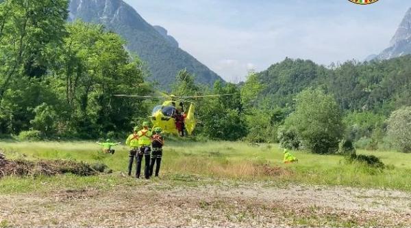 Italia. O româncă de 23 de ani a murit, după ce s-a prăbușit în gol peste 30 de metri
