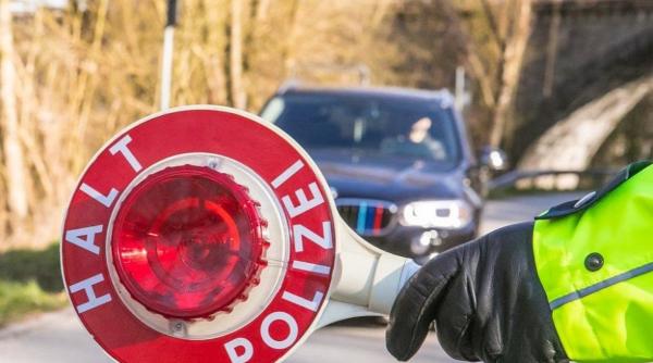 O româncă din Germania i-a uimit până și pe polițiști: Cu 148 de mandate de ARESTARE pe numele său, se plimba nestingherită cu mașina