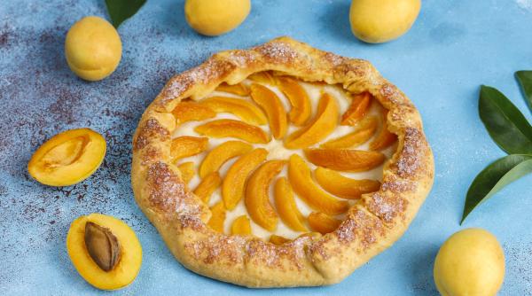 Tartă de caise și brânză de vaci. Secretul pentru ca acest desert să fie unul grozav!