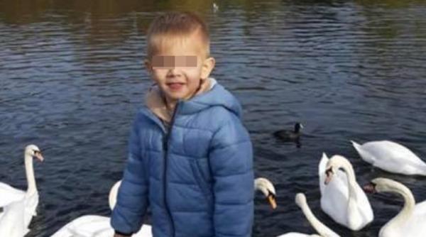 Germania. Copilul de 3 ani al unor moldoveni, mort după ce a căzut de la etaj: „Sufletul micuțului Nikita s-a ridicat la cer”