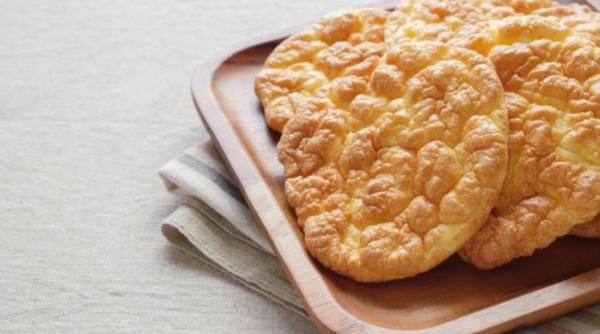 Rețeta simplă de pâine “nor”. Nu conține făină și carbohidrați. O felie are doar 55 de calorii