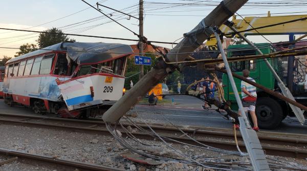 Tramvai deraiat în Arad. O româncă a fost rănită