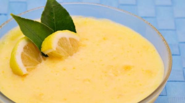 Cremă delicioasă de lămâie. Un desert răcoritor cu doar 120 de calorii 