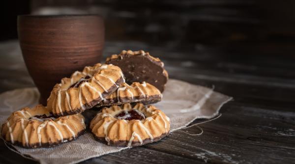 Fursecuri de casă cu untură, fragede de se topesc în gură. Rețeta clasică