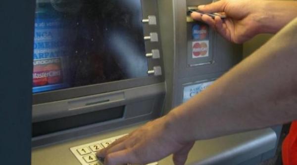 Italia. Liderul român al unei grupări care fura cardurile pensionarilor italieni, reţinut la Verona