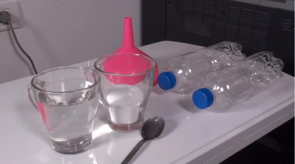 Copil român de 9 ani, la spital după ce a încercat un experiment văzut pe YouTube