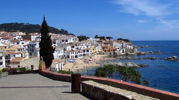 Spania vrea să atragă 45 de milioane de turişti în acest an: "Încă putem recupera"