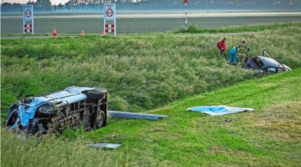 Accident grav în Olanda. Doi români morți într-un microbuz plin cu muncitori. Șoferul, la un pas de acuzare 
