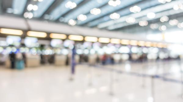 Atac cu un cuțit pe un aeroport din Germania. Cel puţin o persoană a fost rănită