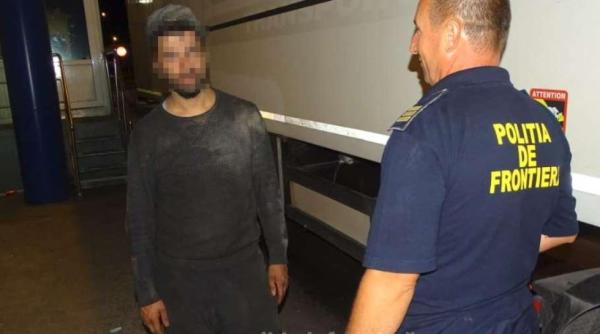 Patru persoane, printre care un copil de 11 ani, ascunşi în şasiul unui TIR. Încercau să intre ilegal în România