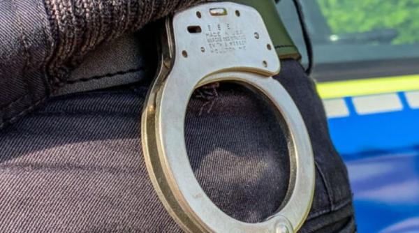 Germania. Doi români, care au furat portofelul unui bărbat, prinși de polițiști. Un martor i-a văzut și a dat alarma