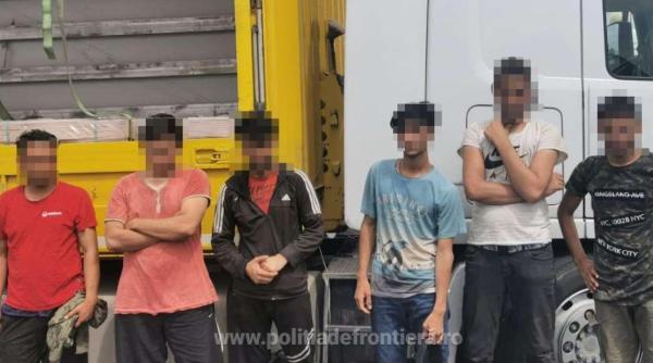 Automarfar, condus de un șofer turc, verificat la sânge la frontieră. Șase bărbați erau ascunși printre marfa transportată
