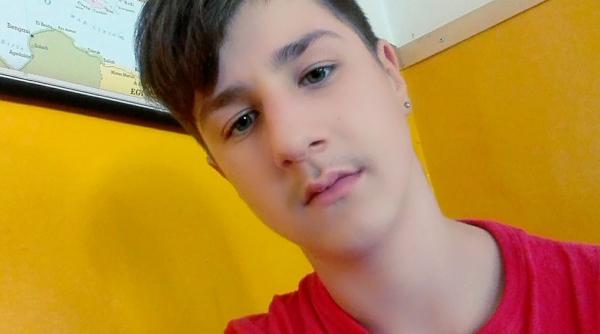 Italia. Tânăr român, ucis în mod absurd de ciobul unei chiuvete sparte. Era în vacanţă cu familia