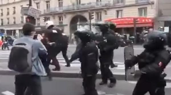 Haos în Franța după ce Macron a anunțat restricții pentru persoanele fără certificat sanitar: „Care vă sunt limitele supunerii?”