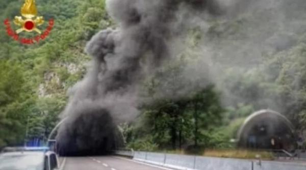 Italia. Un șofer a devenit erou după ce a salvat 24 de copii dintr-un autobuz în flăcări: „Prioritatea era salvarea vieții micuților”