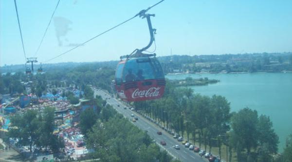 Telegondola din Mamaia s-a blocat cu aproape 100 de persoane la înălțime