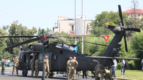Zboruri anulate de Ziua Aviaţiei, după aterizarea forţată a elicopterului în centrul Bucureştiului