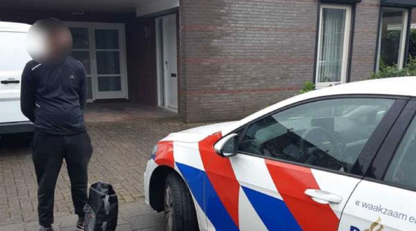 Olanda. Român, arestat după ce s-a plimbat cu o bandană pe față: „Ne-am simțit în pericol!”