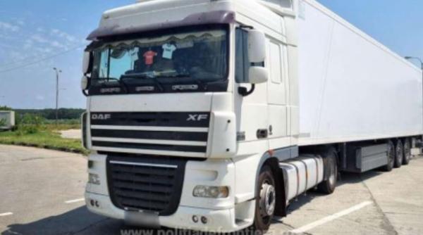 Tir bulgăresc, oprit în vama Calafat. Șoferul ascundea o comoară în cabina camionului
