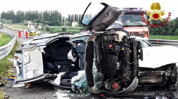 Italia. Familie de români, la un pas de tragedie: Accident GRAV cu trei mașini implicate