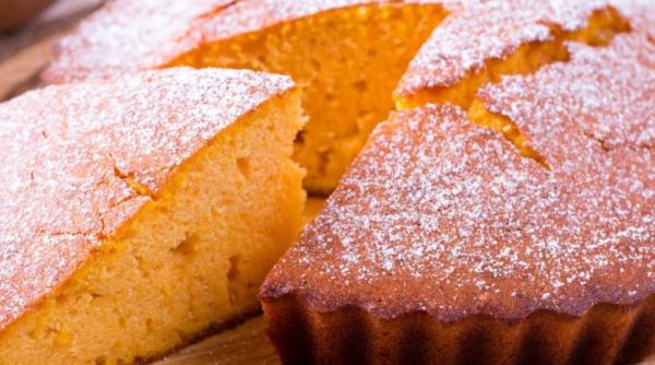 Plăcintă cu mere și portocale. Descoperiți un deliciu culinar de zile mari. O felie are doar 170 de calorii  