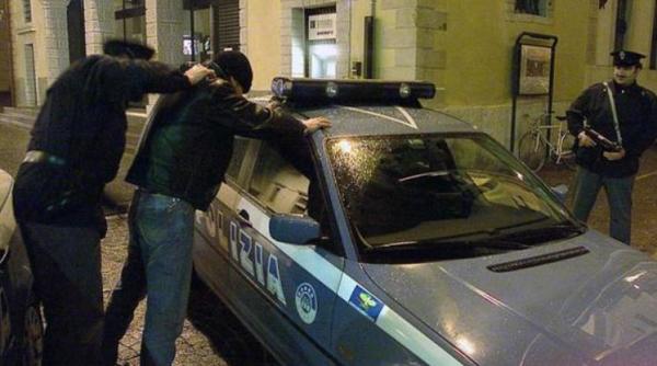 Italia. Moldoveancă, bătută fără milă și tăiată cu un ciob de sticlă chiar de soțul ei, aflat în arest la domiciliu